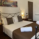 Pini di Roma-New&cozy apt in Rome city center- Metro A Re di Roma