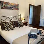 Pini di Roma-New&cozy apt in Rome city center- Metro A Re di Roma
