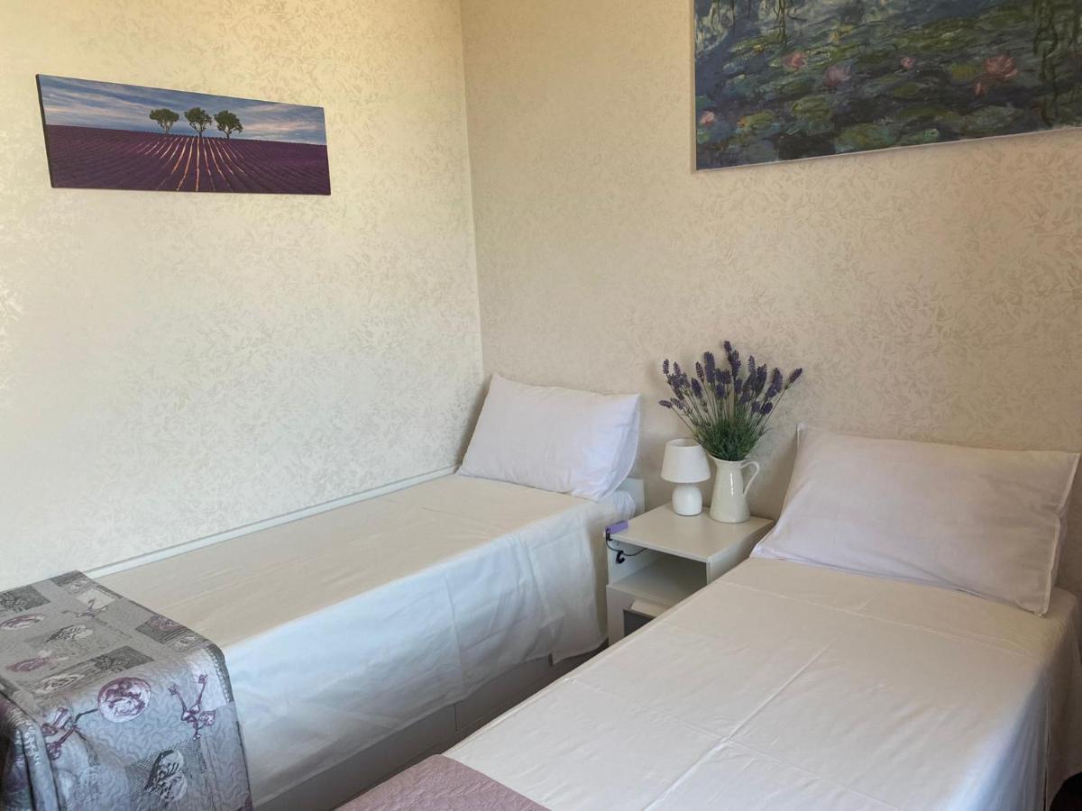 Appartamento Pini Di Roma-new&cozy In Center- Metro A Re Di Roma